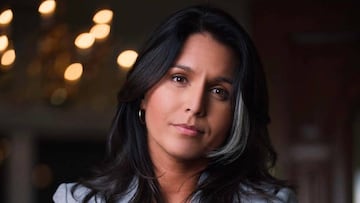 Tulsi Gabbard, surfista y congresista de los Estados Unidos.