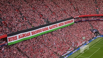 Pancarta propalestina hoy, en San Mamés.