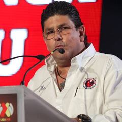 Fidel Kuri: "Sí hay invitaciones para que me vaya"