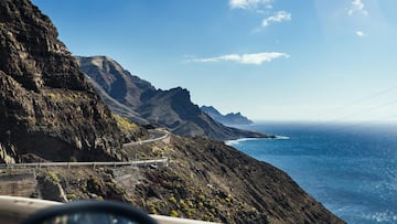 El auge del turismo en las Islas Canarias ha provocado un tensionamiento en las relaciones entre los extranjeros que visitan el archipiélago y la población local.