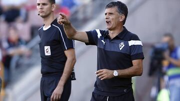 11/09/16 PARTIDO PRIMERA DIVISION
 GRANADA - EIBAR 
 Mendilibar (UD Eibar)