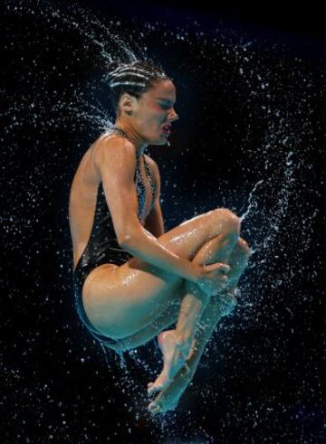 Ona Carbonell durante el ejercicio de combinado libre del equipo español de natación sincronizada.