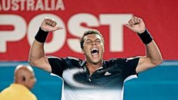 <b>'FLASHBACK' DEL RECUERDO. </b>Los gestos del joven Tsonga encierran todos los recuerdos del joven Ali.