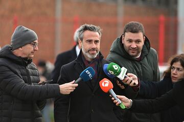 El acusado Jorge Vilda, exseleccionador del equipo espa?ol de ftbol femenino, a su llegada este lunes a la Audiencia Nacional en San Fernando de Henares, Madrid.