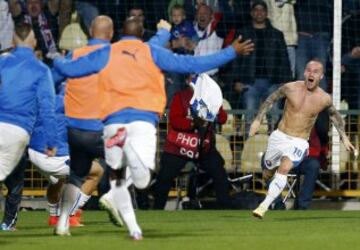 2-1. Stoch celebra el segundo tanto.