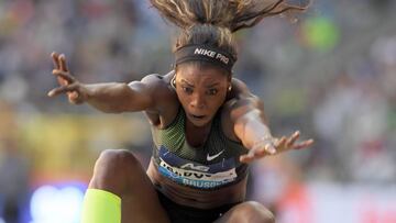 Caterine Ibarg&uuml;en durante una prueba de salto largo en la Liga Diamante.