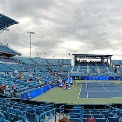 Why was a fan at WTA Cincinnati ejected over Ukraine flag?