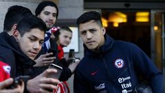 Locura, enojo y Bravo: así vive la Roja su primera gira con Rueda