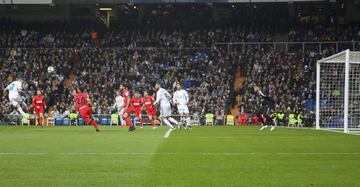 1-0. Lucas Vázquez marcó el primer gol.