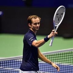 Bautista se estrella en el telón de acero de Medvedev