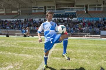 Tamudo durante su presentación como nuevo jugador del Sabadell en 2013.
