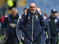 Soccer Football - Premier League - Burnley v West Ham United - Turf Moor, Burnley, Britain - February 7, 2026 West Ham United manager Nuno Espirito Santo inside the stadium before the match REUTERS/Peter Powell EDITORIAL USE ONLY. NO USE WITH UNAUTHORIZED AUDIO, VIDEO, DATA, FIXTURE LISTS, CLUB/LEAGUE LOGOS OR 'LIVE' SERVICES. ONLINE IN-MATCH USE LIMITED TO 120 IMAGES, NO VIDEO EMULATION. NO USE IN BETTING, GAMES OR SINGLE CLUB/LEAGUE/PLAYER PUBLICATIONS. PLEASE CONTACT YOUR ACCOUNT REPRESENTATIVE FOR FURTHER DETAILS..