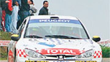 García Ojeda y su Peugeot.