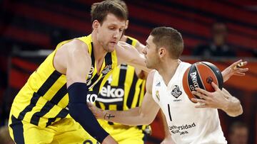 Fabien Causeur, ante Vesely en la pasada Final Four.