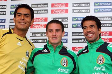 El mediocampista argentino naturalizado mexicano vivía un buen momento con los rojinegros del Atlas cuando fue citado por Sven Goran Eriksson al Tri. Ayala tuvo un paso fugaz en la selección, ya que sólo jugó 60 minutos en un duelo amistoso ante Suecia.