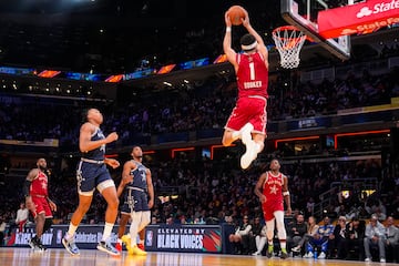 Vuelo del jugador nacido en Grand Rapids, una ciudad y sede del condado de Kent en el estado estadounidense de Míchigan, Devin Booker.