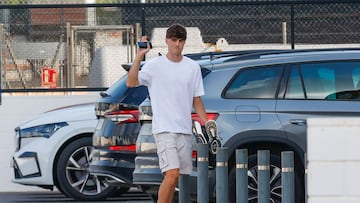 Javi Guerra vuelve a Paterna tras caerse su traspaso al Atlético