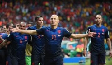 Arjen Robben celebra el 1-2.