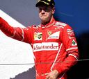 Vettel arrasa a Raikkonen en Ferrari y hay empate en Mercedes