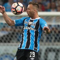 Al Barça le salen cinco grandes competidores por Arthur