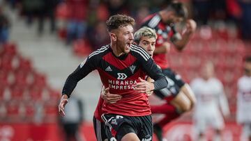 Barbu hizo el segundo de los goles locales en la última visita albinegra.