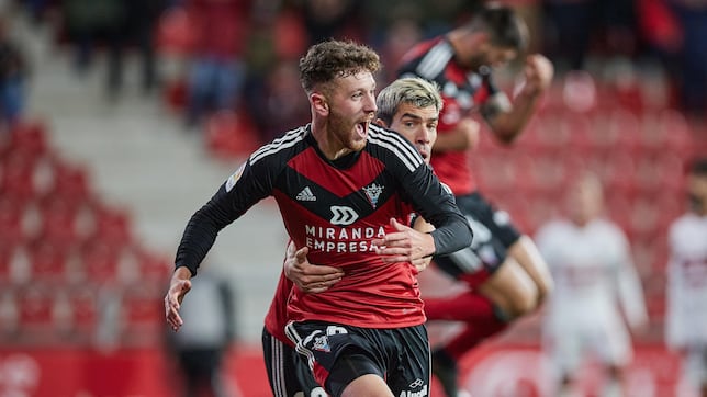 Barbu abandona el Mirandés, pero llegan Egiluz y Dadie