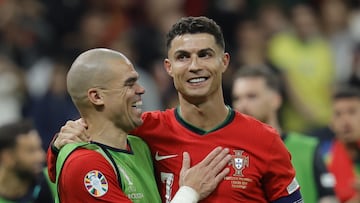 Cristiano no desaprovecha la oportunidad para dedicarle unas palabras de despedida a Pepe: “Hemos ganado todo lo que hay que ganar en el campo, pero el mayor logro es la amistad”