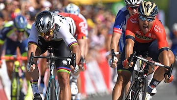 Peter Sagan bati&oacute; a Sonny Colbrell en La Roche-sur-Yon.