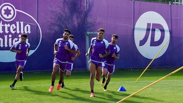 Valladolid 11/07/2024. Pablo Pezzolano dirige el primer entrenamiento de la temporada 2024/25 Del Real Valladolid. Photogenic/Miguel Ángel Santos