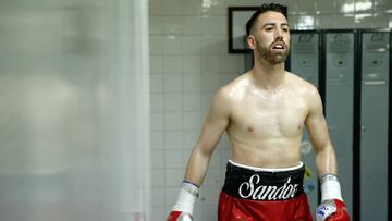 Sandor Mart&iacute;n antes de salir al ring.