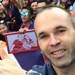 Iniesta, en China: “¿Serías nuestro nuevo maestro?”