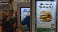 MOSCOW, RUSSIA - JUNE 12: People visit former US fast food-chain McDonald's restaurant during its reopening under a new name Vkusno i Tochka, which translates as "Tasty, period in Moscow, Russia on June 12, 2022. The burger giant had suspended operations of all its 850 restaurants in Russia over the war in Ukraine in March, and announced a full exit in May. The chain was sold to businessman Oleg Govor, a local licensee since 2015, who now plans to reopen all its restaurants by the end of summer and expand the new brand to 1,000 locations across the country within two years. (Photo by Evgenii Bugubaev/Anadolu Agency via Getty Images)