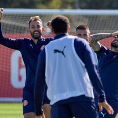 Stuani: “El árbitro es la autoridad y si no la respetamos esto no va bien. Hay que dejarles trabajar”