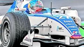 <b>LOEB DERROCHÓ PROFESIONALIDAD</b> Como ya pasara en su primer ensayo con un Fórmula 1, Sebastian Loeb derrochó profesionalidad y volvió a mostrar su equilibrio al no cometer errores de pilotaje. Como buen piloto de resistencia que es, estuvo regular, pero le falta mucho a la hora de entrar en los últimos dos segundos. Y ésa es la clave que divide el éxito de la gloria.