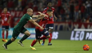 El Medellín se fue en ventaja con gol de Marrugo, pero terminó 1-1 con el gol de Valencia.