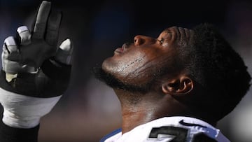 SAN DIEGO, CA - DECEMBER 18: Guard Kelechi Osemele #70 of the Oakland Raiders points up to the sky during his team&#039;s game against the San Diego Chargers at Qualcomm Stadium on December 18, 2016 in San Diego, California.   Donald Miralle/Getty Images/AFP
 == FOR NEWSPAPERS, INTERNET, TELCOS &amp; TELEVISION USE ONLY ==