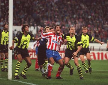 El equipo del doblete de Radomir Antic vivió una de sus grandes noches cuando ganó a domicilio al Borussia Dortmund en la temporada 1996-97. Venció 1-2 el 30 de octubre de 1996 en el Westfalenstadion con 45.000 espectadores. Molina; Geli (López, 59’), Santi, Solozábal, Toni Muñoz; Roberto, Vizcaíno, Pantic (Aguilera, 82’), Bejbl; Kiko y Esnáider (Pablo Alfaro, 79’) jugaron ante los alemanes. Marcon Roberto Fresnedoso y Pantic. El Atlético cayó en cuartos de final ante el Ajax, en un partido de mal recuerdo jugado en un abarrotado Vicente Calderón. El Borussia Dortmund fue ese año campeón de la Champions, y el Atlético, fiel a su tradición, ganó al que posteriormente sería campeón. 