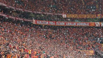 Imagen de la grada en el pasado Galatasaray-Besiktas.