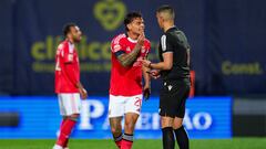 Richard Ríos, cuestionado en Portugal por su más reciente partido