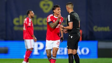 Richard Ríos, cuestionado en Portugal por su más reciente partido