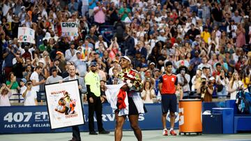 Veteran U.S. tennis player Serena Williams leaves the court following her loss against Switzerland's Belinda Bencic during the National Bank Open in Toronto, Ontario, Canada August 10, 2022. REUTERS/Cole Burston