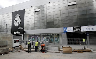 Poco a poco el 'nuevo' Santiago Bernabéu va cogiendo forma. Las obras de remodelación del estadio del conjunto blanco continúan un ritmo imparable. 
