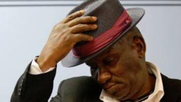 <b>IMPLICA. </b>El general Bheki Cele, jefe de la policía de Sudáfrica, llegó y se fue en helicóptero.