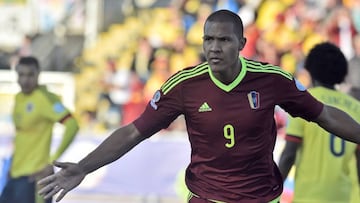 Salom&oacute;n Rond&oacute;n, delantero y goleador de Venezuela