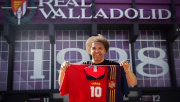 Benjamín Zarandona posa para AS delante del José Zorrilla.