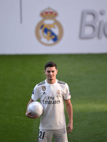 Brahim Díaz pisó por primera vez el césped del Bernabéu.