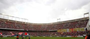 Ambientazo en el Calderón para recibir a los campeones de Copa.