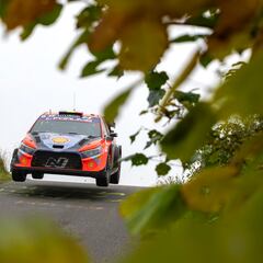 Thierry Neuville pone la directa hacia el título