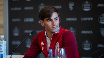 Tadeo Allende durante su presentación con el Celta.