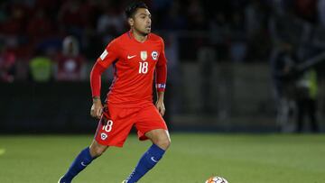 Futbol, Chile vs Peru.
 Clasificatorias a Rusia 2018.
 El jugador de la seleccion chilena Gonzalo Jara controla el balon durante el partido valido por las clasificatorias al mundial de Rusia 2018 contra Peru disputado en el estadio Nacional de Santiago, Chile.
 11/10/2016
 Andres Pina/Photosport*******
 
 Football, Chile vs Peru.
 Russia 2018 World Cup qualifying match.
 Chile&#039;s player Gonzalo Jara controls the ball during the Russia 2018 World Cup qualifying football match against Peru at the National stadium in Santiago, Chile.
 11/10/2016
 Andres Pina/Photosport